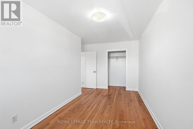 28893741/1308-summerville-avenue/carlington/ottawa/ontario/K1Z8G8_19