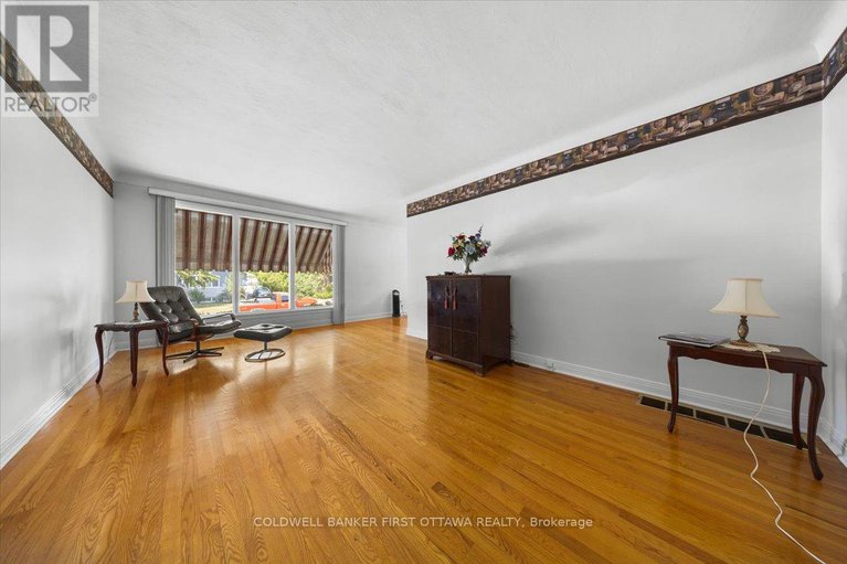 28744577/2146-rushton-road/mckellar-heightsglabar-park/ottawa/ontario/K2A1N7_7