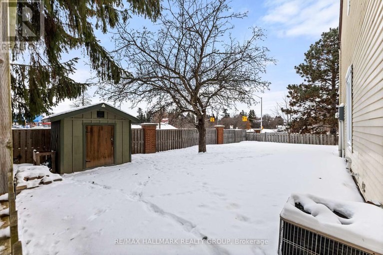 29300116/1083-millwood-court/convent-glen-north/ottawa/ontario/K1C3E9_38