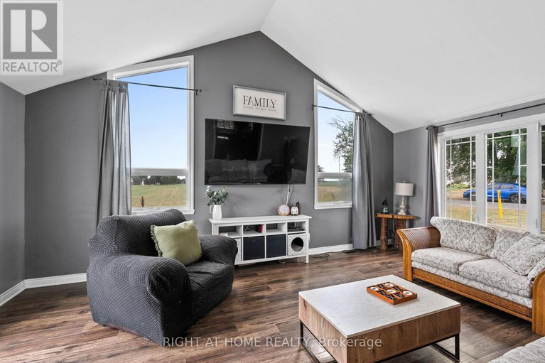 28736856/15365-ashburn-road/north-stormont-finch-twp/north-stormont/ontario/K0C1G0_10