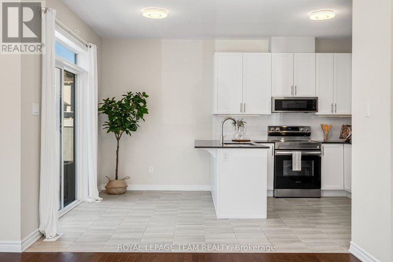 28943826/743-vennecy-terrace/orleans-village/ottawa/ontario/K1W0M8_11
