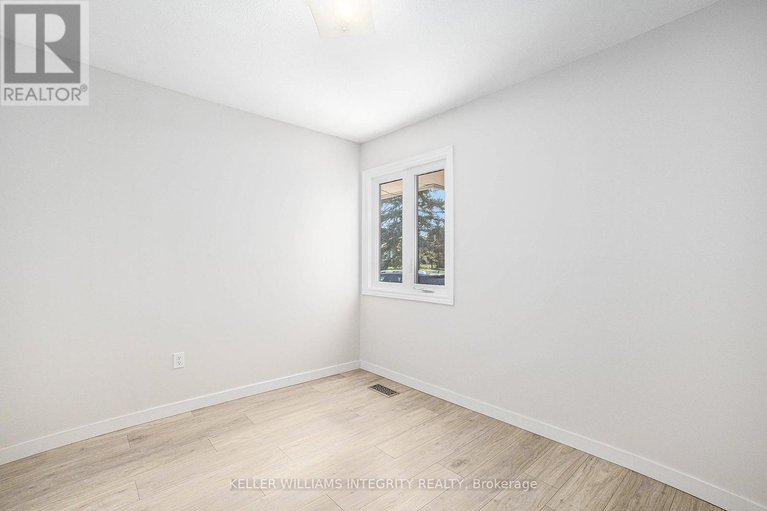 28247144/1401-lowen-drive/riverside-southgloucester-glen/ottawa/ontario/K1V1H3_19