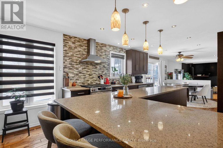 29573555/107-dunlop-crescent/village-of-russell/russell/ontario/K4R1B3_12