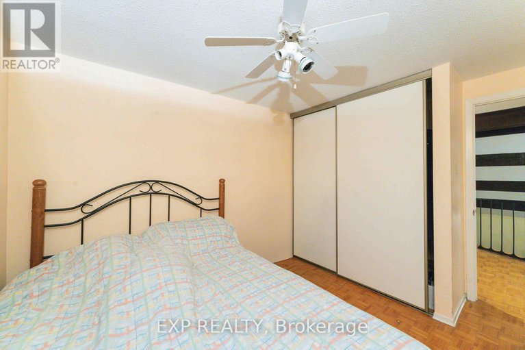 28141569/1614-fisher-avenue/borden-farmstewart-farmcarleton-heightsparkwood-hills/ottawa/ontario/K2C1X6_28