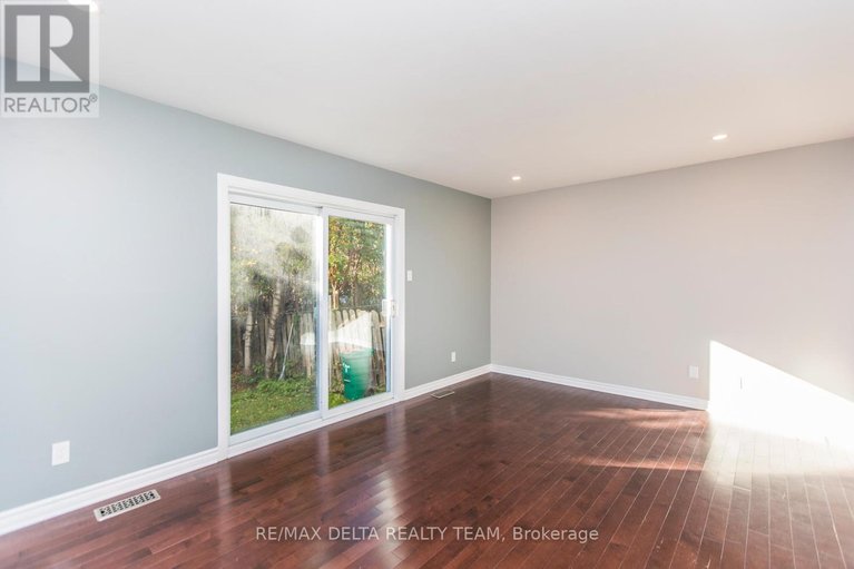 29517311/8-323-monica-crescent/bilberry-creekqueenswood-heights/ottawa/ontario/K1E3N6_22