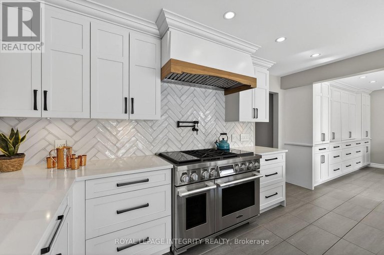 29364107/1380-diane-crescent/fallingbrookridgemount/ottawa/ontario/K4A2N8_15