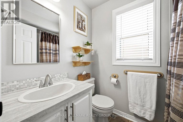 29549614/178-equestrian-drive/bridlewood/ottawa/ontario/K2M2B9_23