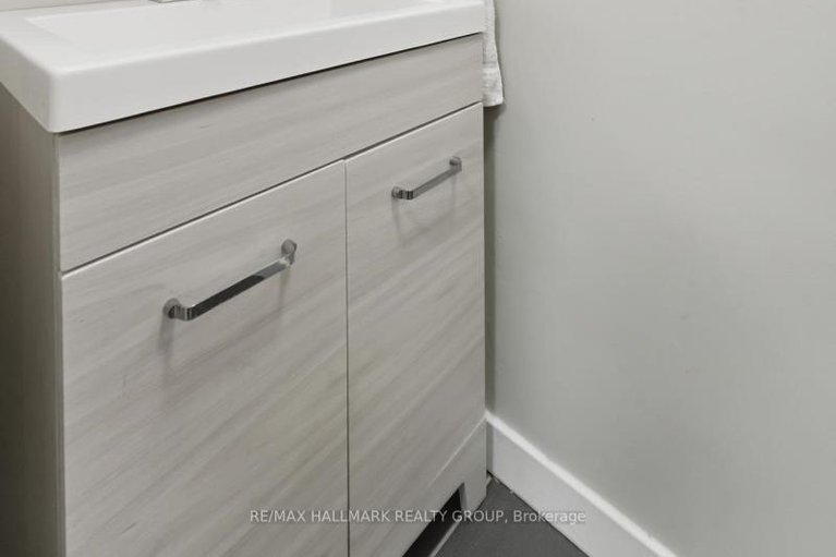 29596241/1091-burgundy-lane/convent-glen/ottawa/ontario/K1C2M9_15