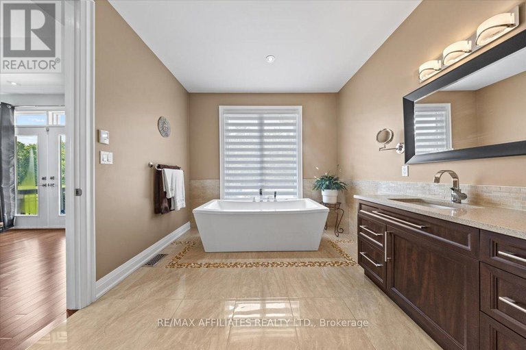 28632314/1610-linkland-court/cumberland-estates/ottawa/ontario/K4C0A5_31
