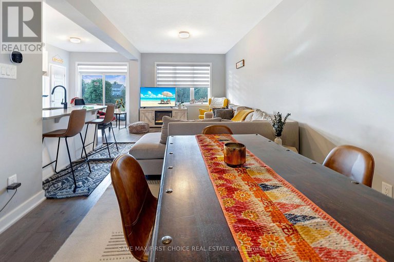 29051195/2070-winsome-terrace/fallingbrookgardenway-south/ottawa/ontario/K4A5M9_5