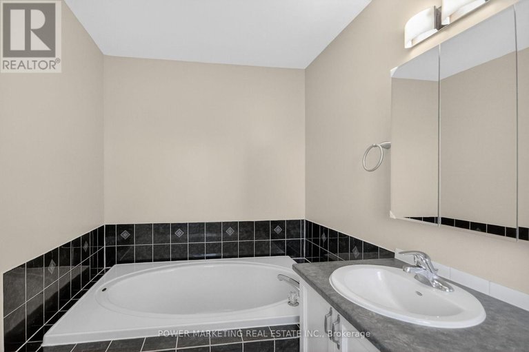 29154682/6410-sablewood-place/chapel-hill/ottawa/ontario/K1C7L7_6