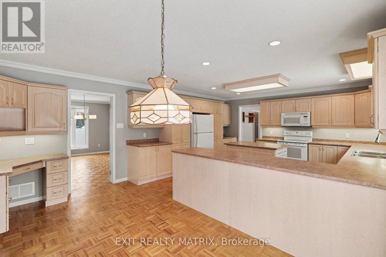 29360296/8329-rodney-farm-drive/osgoode-twp-north-of-reg-rd-6/ottawa/ontario/K0A2P0_13