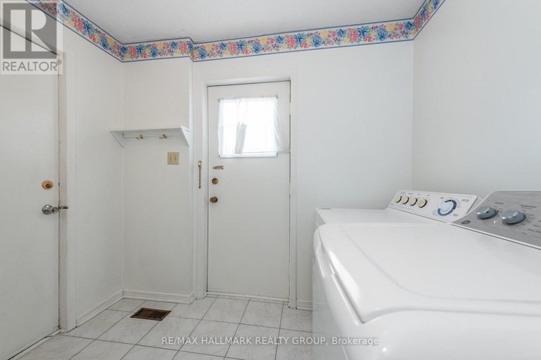 29331900/13-trotting-way/bridlewood/ottawa/ontario/K2M1B3_23