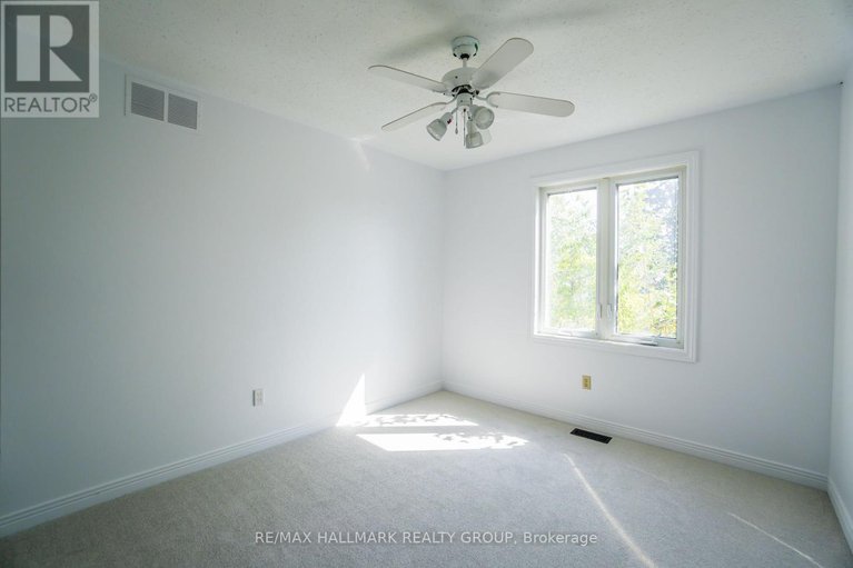 28925321/1020-grenon-avenue/fairfield-heights/ottawa/ontario/K2B8L8_34