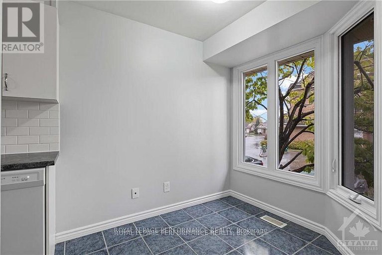 28623720/10-1132-gablefield-private/beaconwood/ottawa/ontario/K1J1E3_5