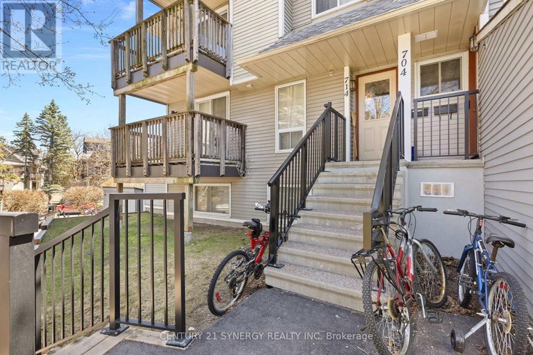 29677903/714-tanguay-court/katimavik/ottawa/ontario/K2L3X2_1