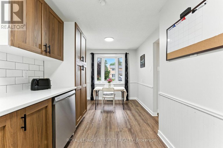 28843090/7900-decarie-drive/orleans-wood/ottawa/ontario/K1C2K3_11