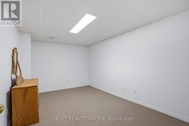 29367617/890-happy-hollow-road/vankleek-hill/champlain/ontario/K0B1R0_25