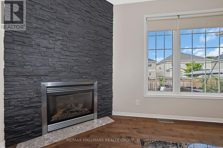 28595507/137-stedman-street/blossom-parkkemp-parkfindlay-creek/ottawa/ontario/K1T0B4_15