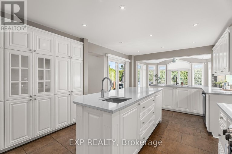 28330540/1822-thornecrest-street/chapel-hill/ottawa/ontario/K1C6K9_9