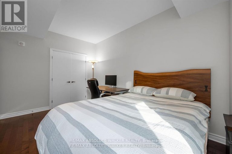 28639536/214-575-byron-avenue/mckellarhighland/ottawa/ontario/K2A1R7_12