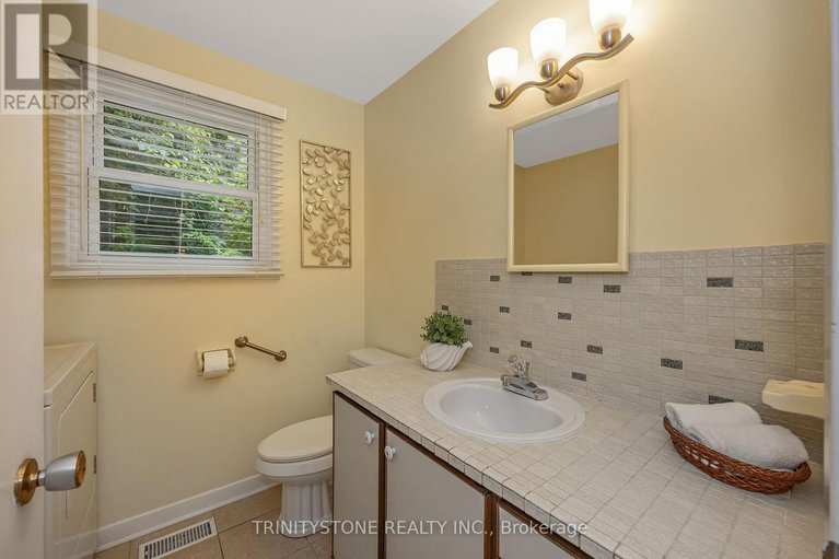 28500513/7-pulford-crescent/bayshore/ottawa/ontario/K2B6L6_21