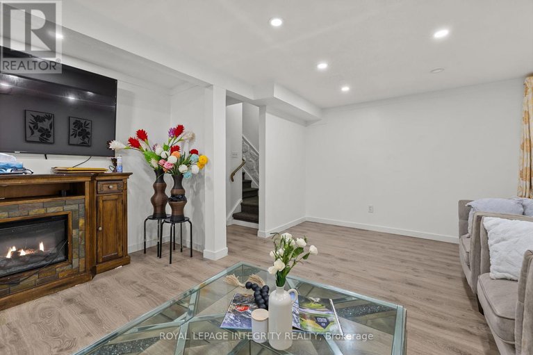 28599502/3485-mccarthy-road/hunt-clubwestern-community/ottawa/ontario/K1V8Z9_26