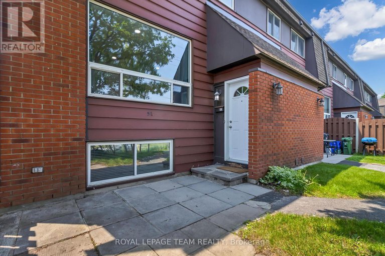 28449355/l-5-banner-road/sheahan-estatestrend-village/ottawa/ontario/K2H8T3_1