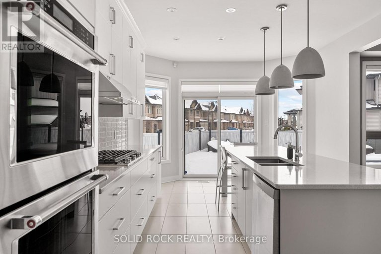 29234213/242-shinleaf-crescent/mer-bleuebradley-estatesanderson-park/ottawa/ontario/K1W0J2_8