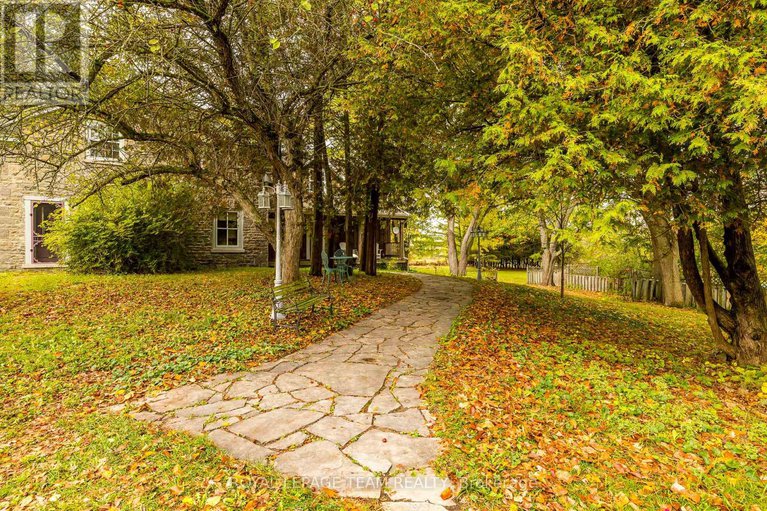 29098667/3651-burritts-rapids-road/north-grenville-twp-kemptville-south/north-grenville/ontario/K0G1N0_11