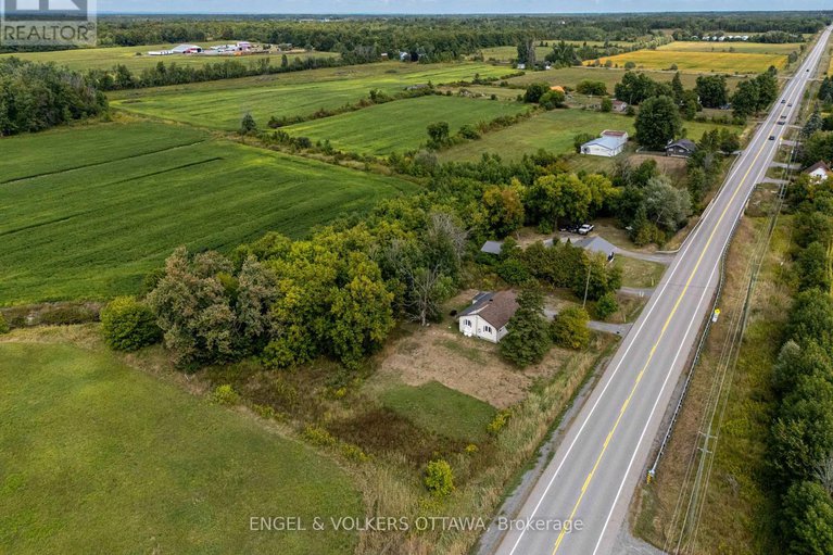 28821514/7321-snake-island-road/osgoode-twp-north-of-reg-rd-6/ottawa/ontario/K4P1N2_26