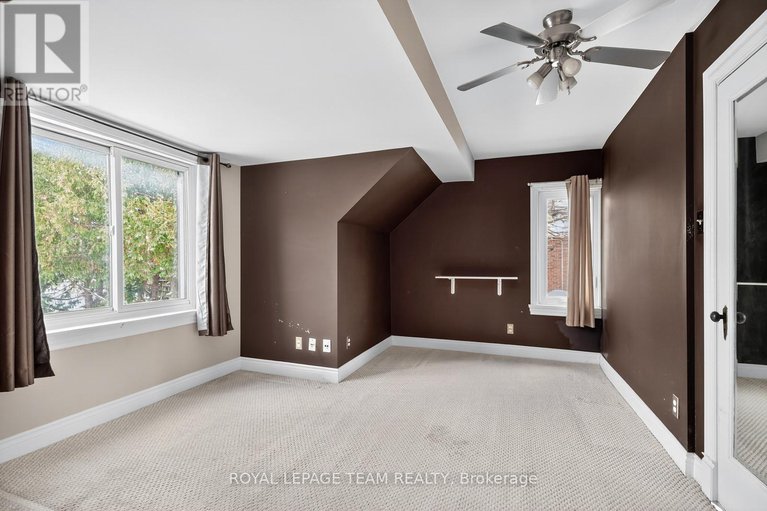 29121392/405-hamilton-avenue-s/civic-hospital/ottawa/ontario/K1Y1C9_27