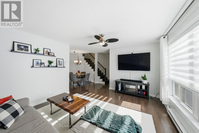 29571968/b-25-woodvale-green/craig-henrywoodvale/ottawa/ontario/K2G4H3_10