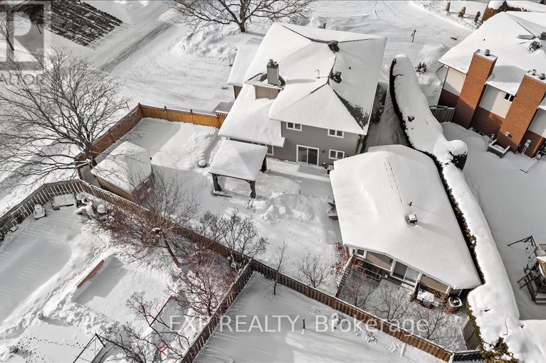 29294454/18-ivylea-street/craig-henrywoodvale/ottawa/ontario/K2G4X5_48