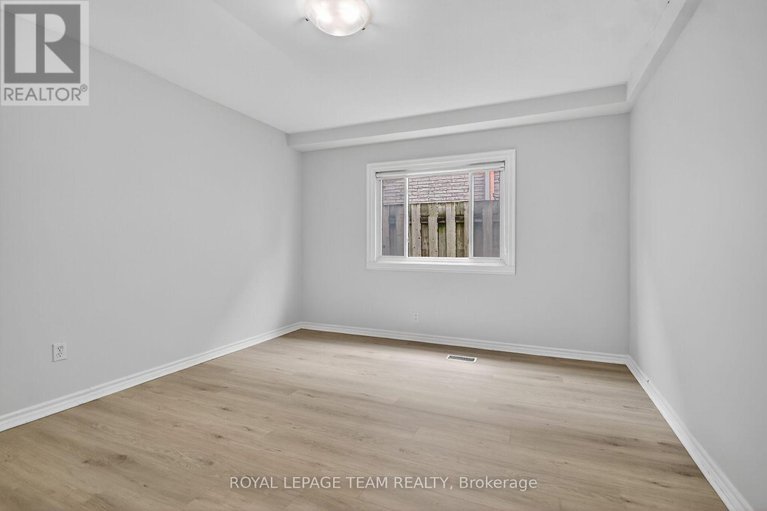 28893264/2822-richmond-road/fairfield-heights/ottawa/ontario/K2B6S5_16