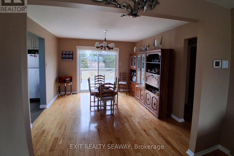 29541382/5514-county-road-16-road-n/iroquois/south-dundas/ontario/K0E1K0_12