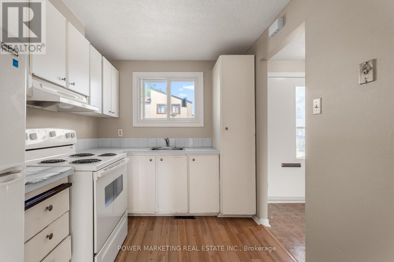 28515653/1280-bethamy-lane/beacon-hill-south/ottawa/ontario/K1J8P3_8