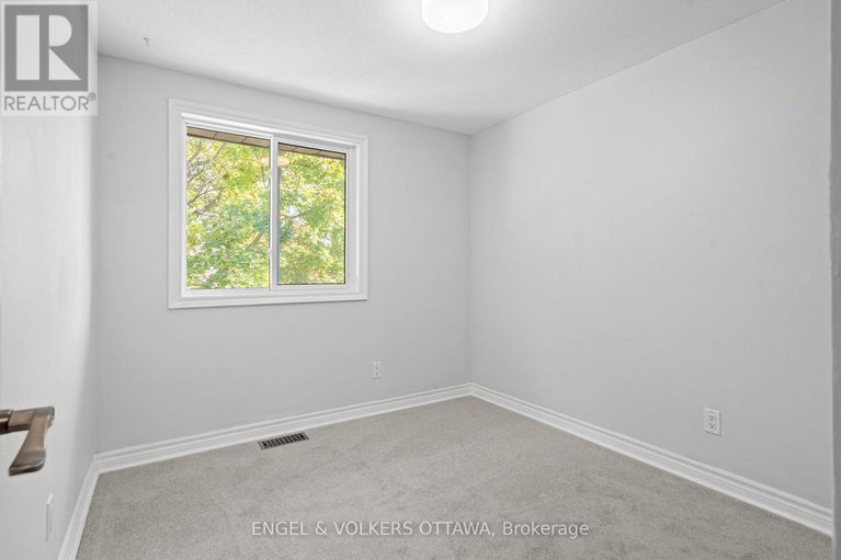 29646084/1540-mimosa-avenue/riverview-park/ottawa/ontario/K1G4C9_22