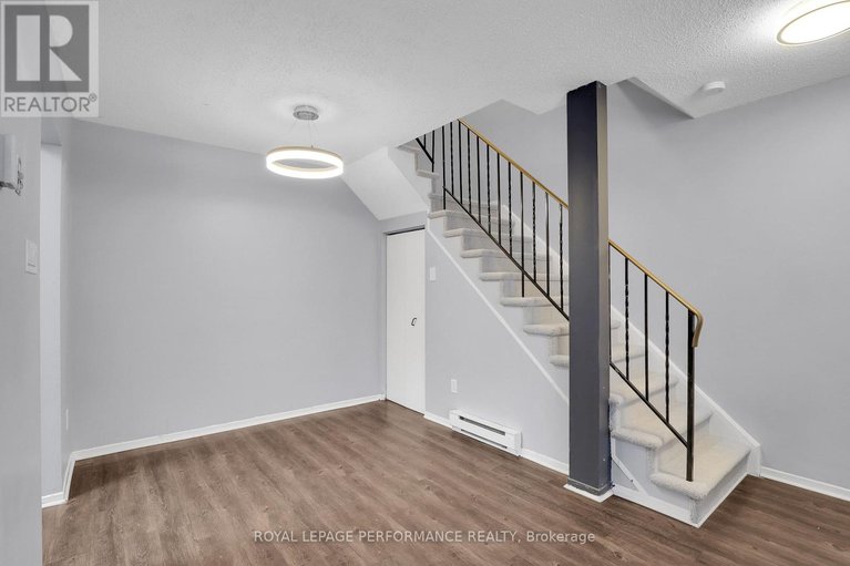 29402527/8d-lovell-lane/westcliffe-estates/ottawa/ontario/K2H9B6_7