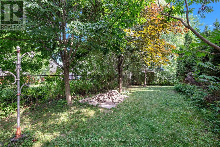 28543376/1867-springridge-drive/springridgeeast-village/ottawa/ontario/K4A4R1_37