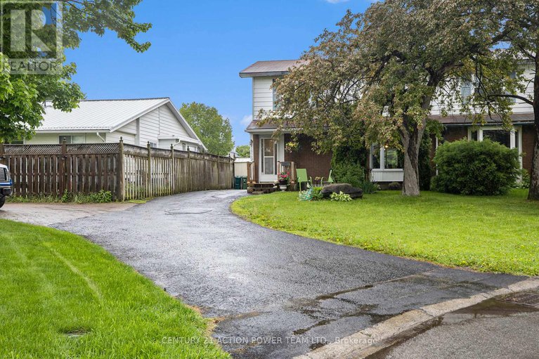 28389269/1829-cloverlawn-crescent/beacon-hill-south/ottawa/ontario/K1J6V6_3