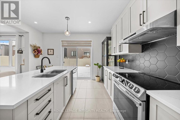 29357054/772-cappamore-drive/half-moon-bay/ottawa/ontario/K2J6V6_20