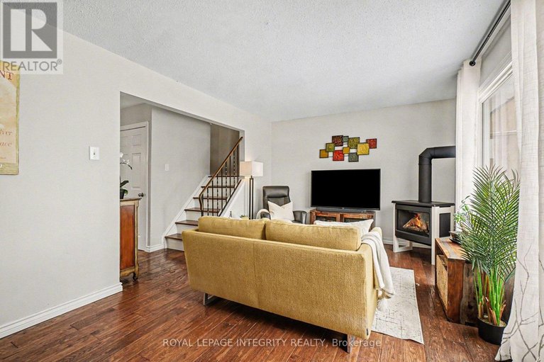 29296449/61-2003-falkirk-crescent/blackburn-hamlet-south/ottawa/ontario/K1B4Y8_7