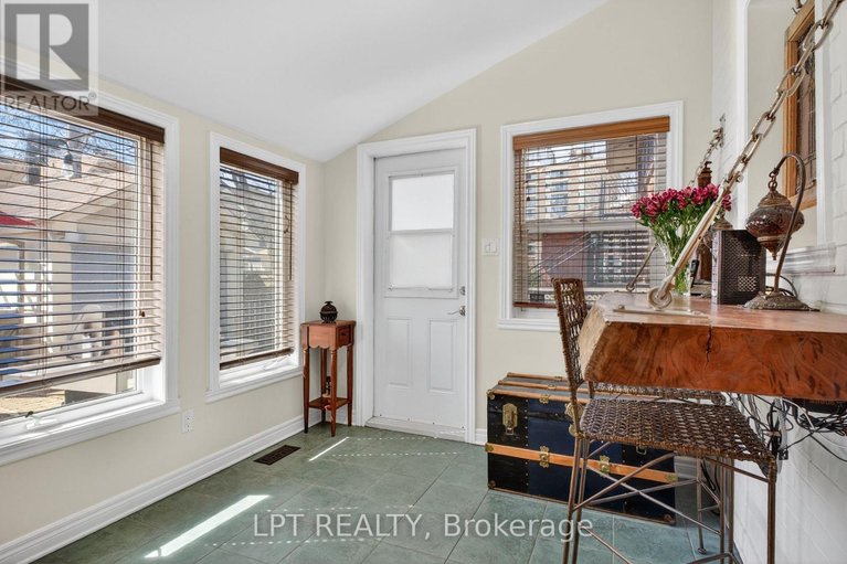 29629045/168-huron-avenue-n/ottawa-west/ottawa/ontario/K1Y0W4_36