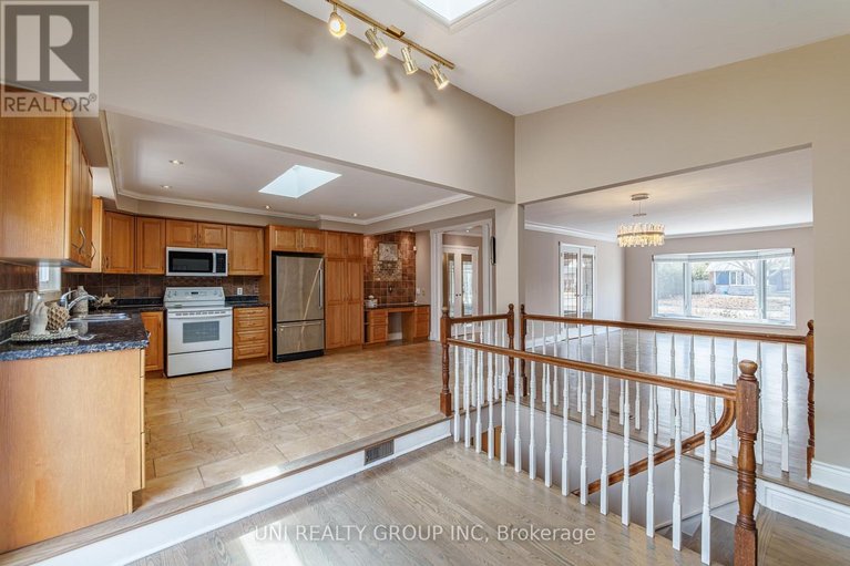 29578391/17-forest-park-avenue/city-viewskylinefisher-heightsparkwood-hills/ottawa/ontario/K2E5A2_27