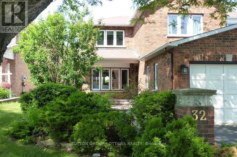 28486818/32-cellini-court-w/hunt-club-park/ottawa/ontario/K1G5K3_2
