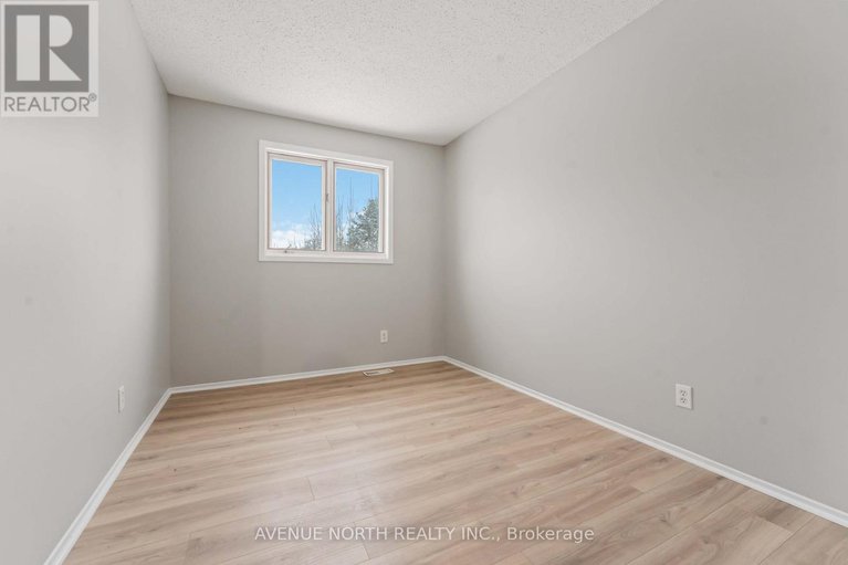 29248501/6467-natalie-way/chateauneuf/ottawa/ontario/K1C4Y3_22