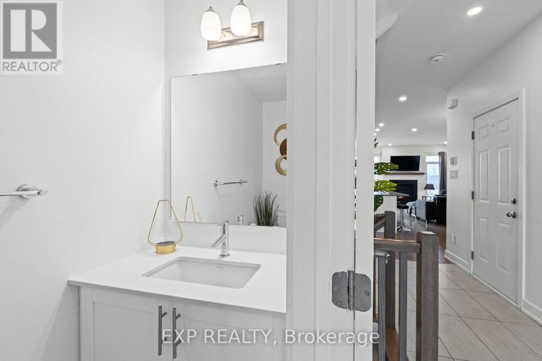 28297698/653-putney-crescent/stittsville-south/ottawa/ontario/K2S2N7_7