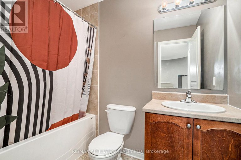 28803374/714-regiment-avenue/emerald-meadowstrailwest/ottawa/ontario/K2M0E3_17