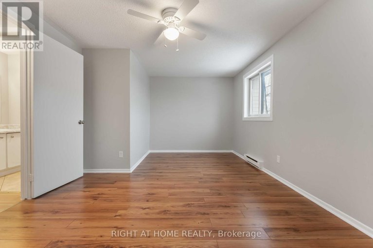 29240371/25b-bertona-street/craig-henrywoodvale/ottawa/ontario/K2G4G7_19